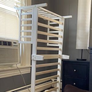 Toddler bed
